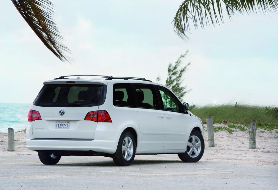  Volkswagen Routan 2009 года  (фото 5 из 80)